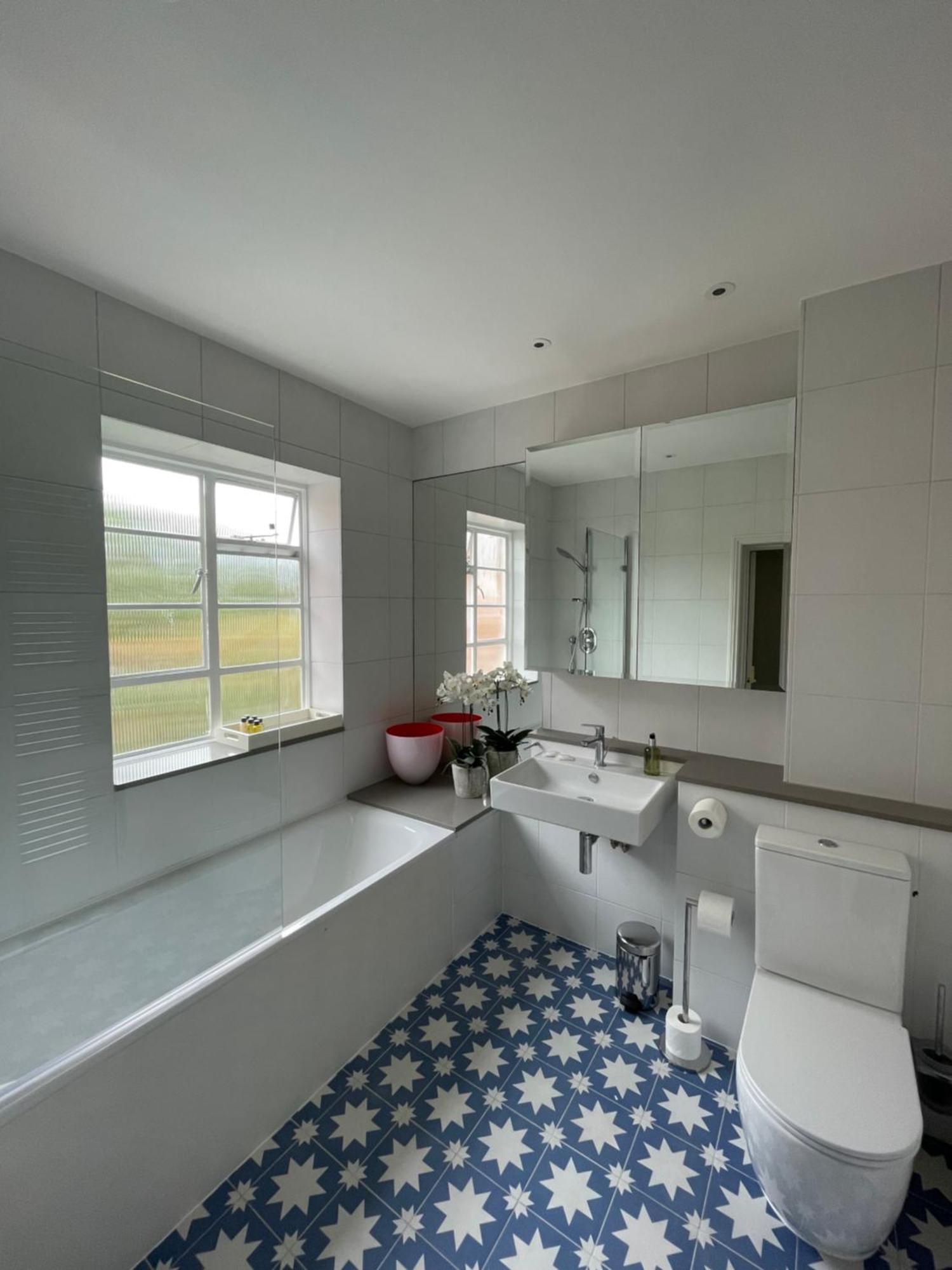 Beautifully Decorated 1bd Oasis - Earl's Court! Appartamento