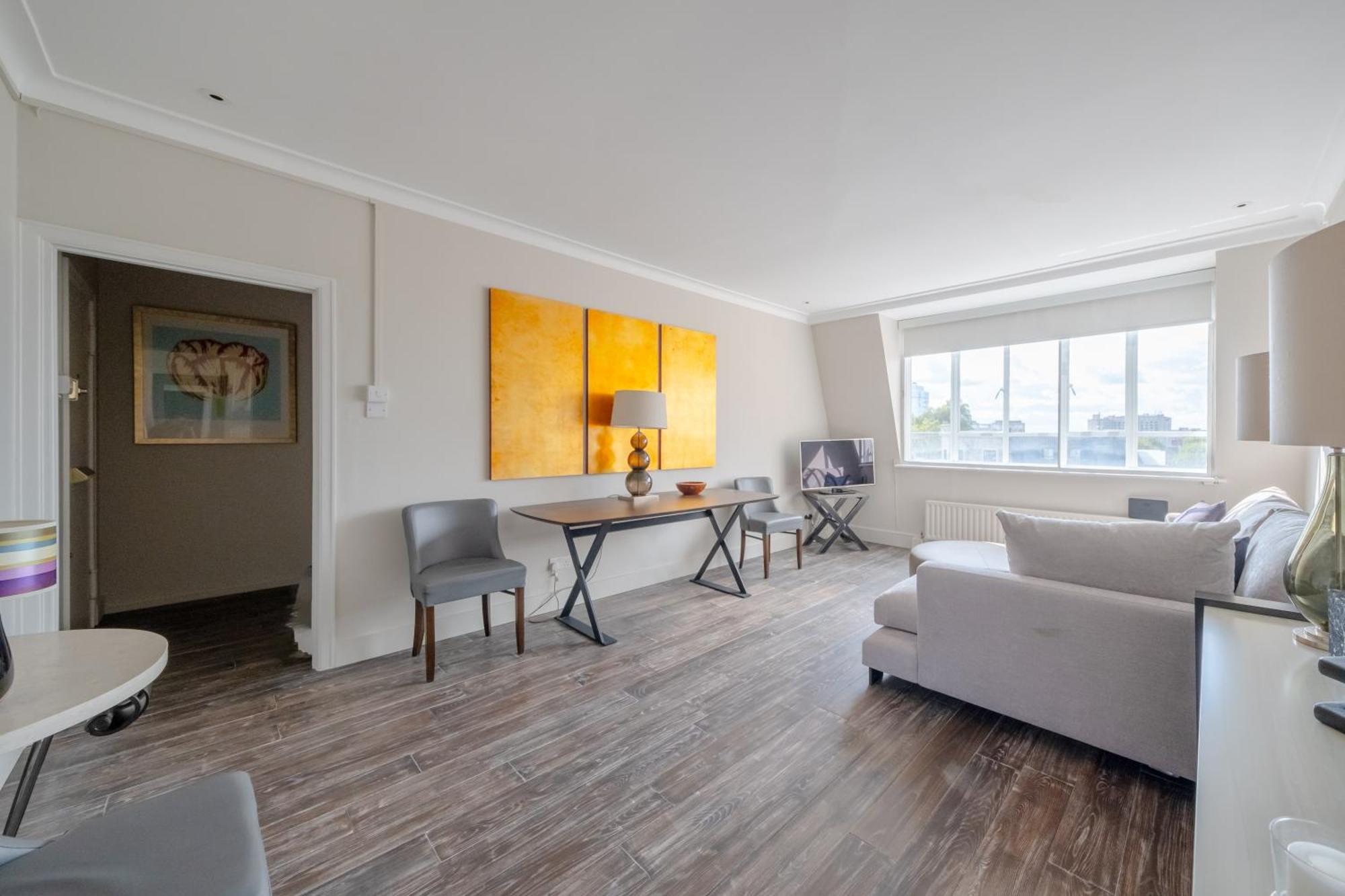 Apartament Beautifully Decorated 1bd Oasis - Earl's Court!